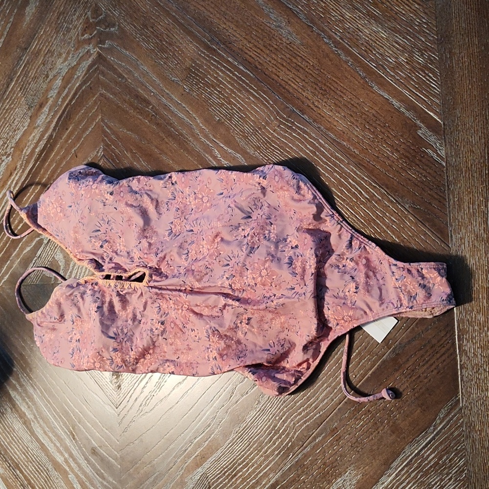 O'Neill woman's bathing suit XL